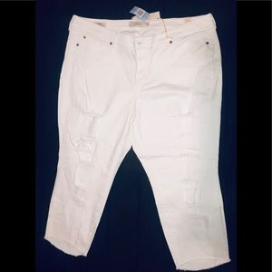 Distressed cropped jeans